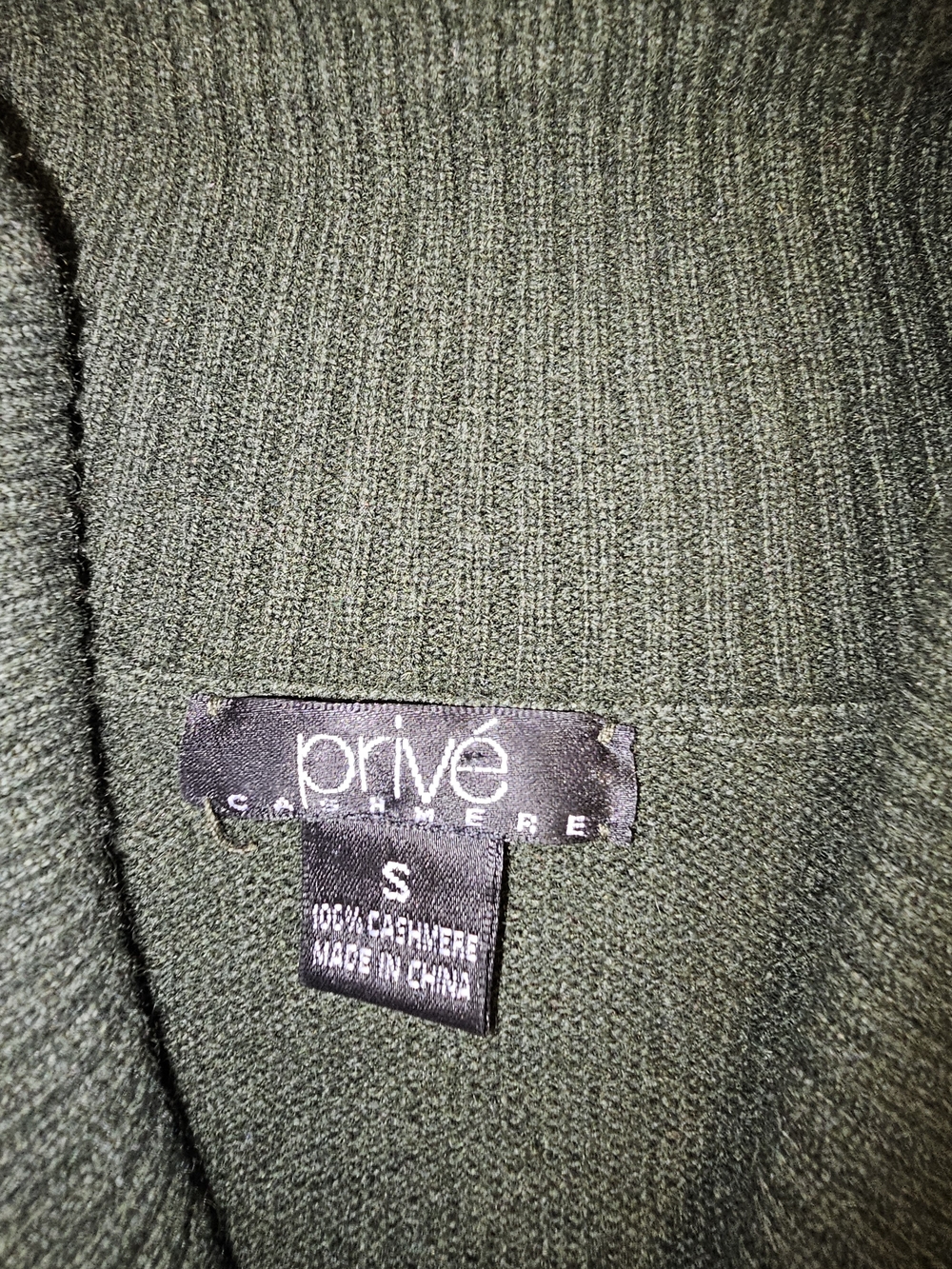 Women's Olive Green V-Neck Cashmere Sweater - Picture 2 of 3